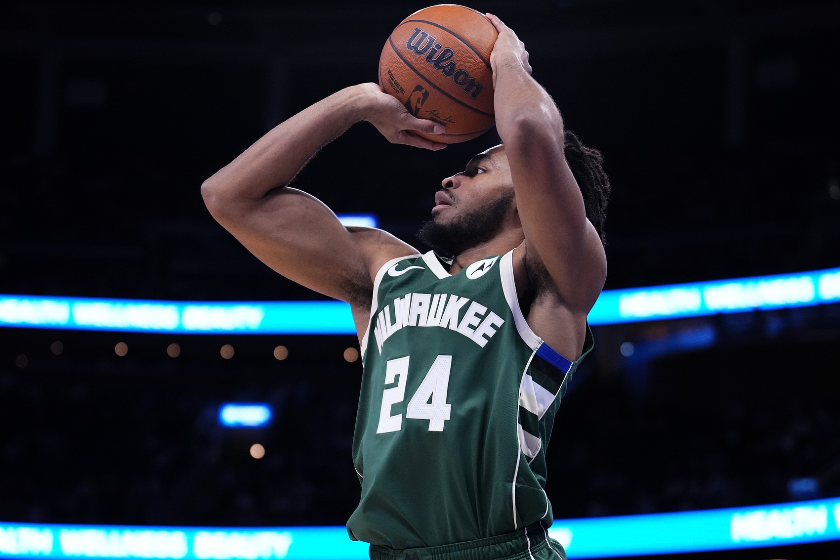 世界杯实时比分-卡梅隆·托马斯过去5场场均仅7.4分 命中率25.6% 三分16.7%